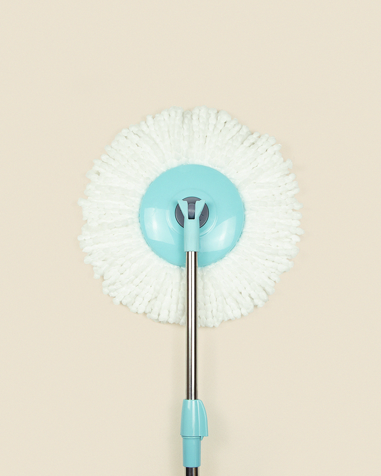 O #MopLimpezaPráticaMor é fácil de manusear e garante que a limpeza seja feita de forma ágil e com menos esforço 😁
Garanta o seu no nosso site!